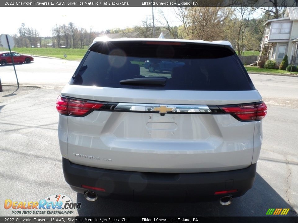 2022 Chevrolet Traverse LS AWD Silver Ice Metallic / Jet Black/­Chai Photo #8