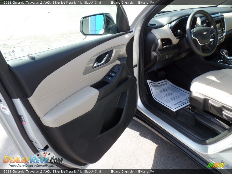 2022 Chevrolet Traverse LS AWD Silver Ice Metallic / Jet Black/­Chai Photo #14