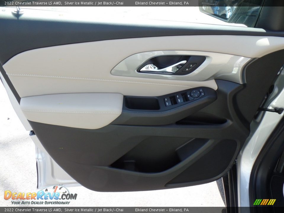 Door Panel of 2022 Chevrolet Traverse LS AWD Photo #15