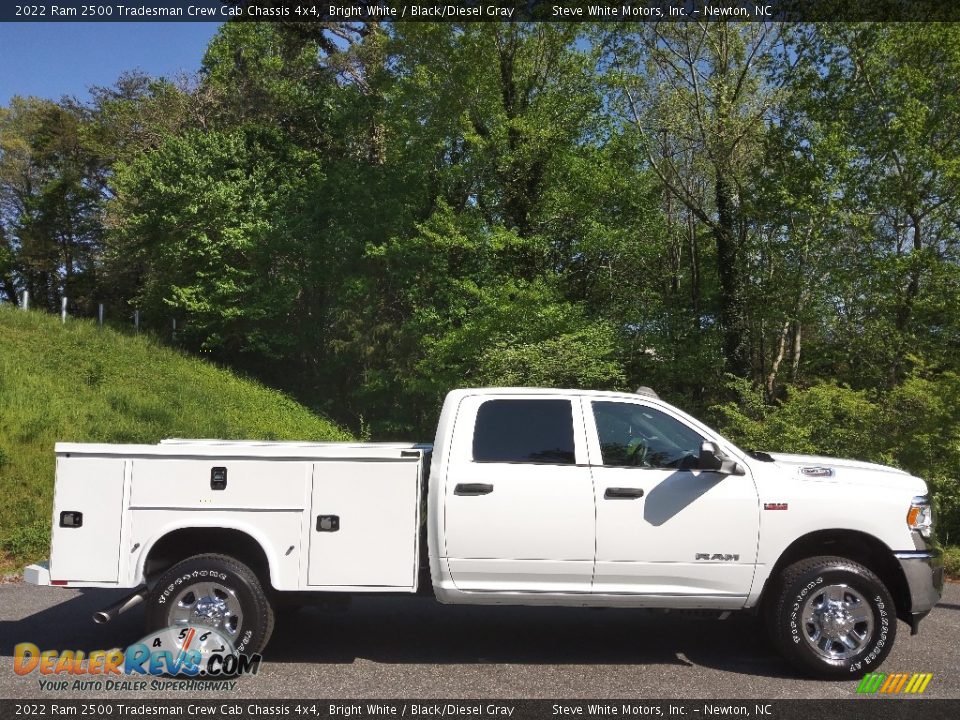 2022 Ram 2500 Tradesman Crew Cab Chassis 4x4 Bright White / Black/Diesel Gray Photo #5