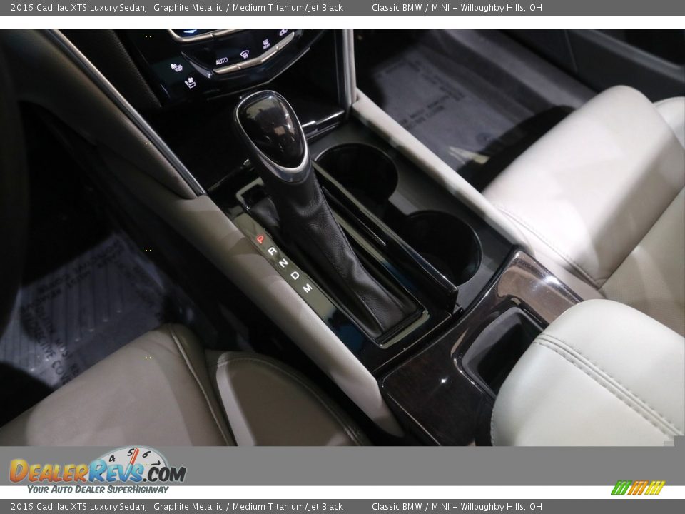 2016 Cadillac XTS Luxury Sedan Graphite Metallic / Medium Titanium/Jet Black Photo #16