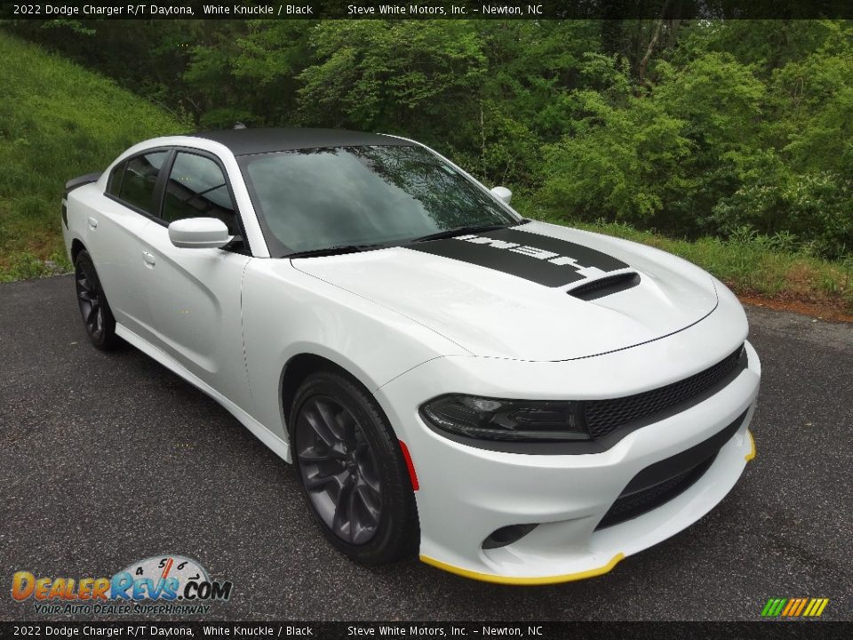 Front 3/4 View of 2022 Dodge Charger R/T Daytona Photo #4