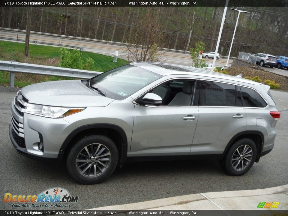 2019 Toyota Highlander XLE AWD Celestial Silver Metallic / Ash Photo #17