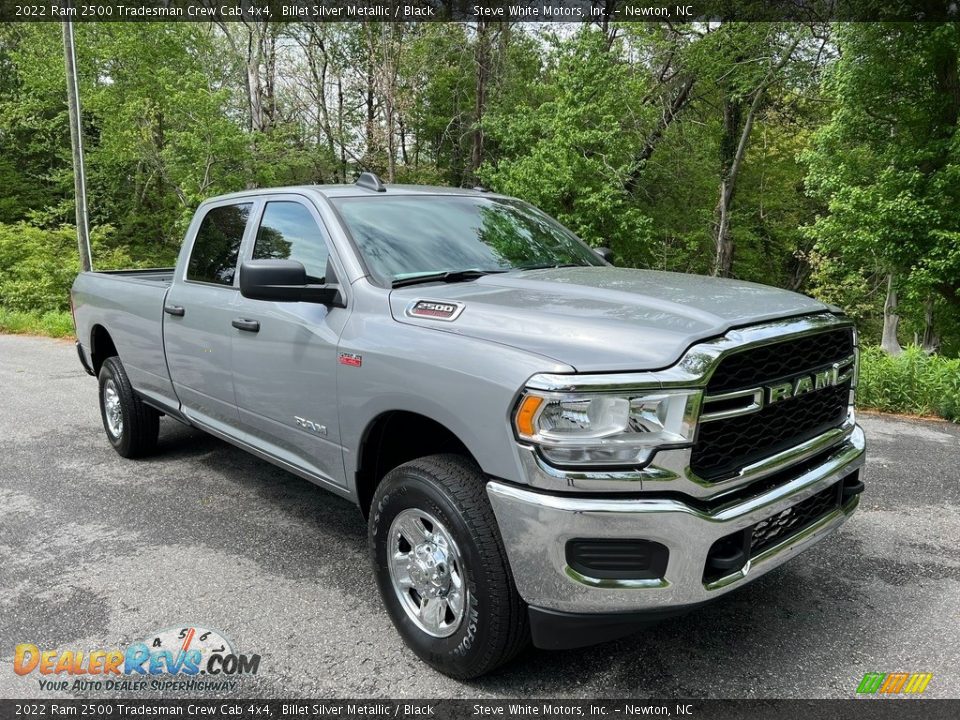 Front 3/4 View of 2022 Ram 2500 Tradesman Crew Cab 4x4 Photo #4