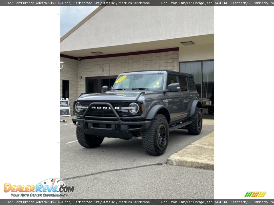 Front 3/4 View of 2022 Ford Bronco Wildtrak 4x4 4-Door Photo #2