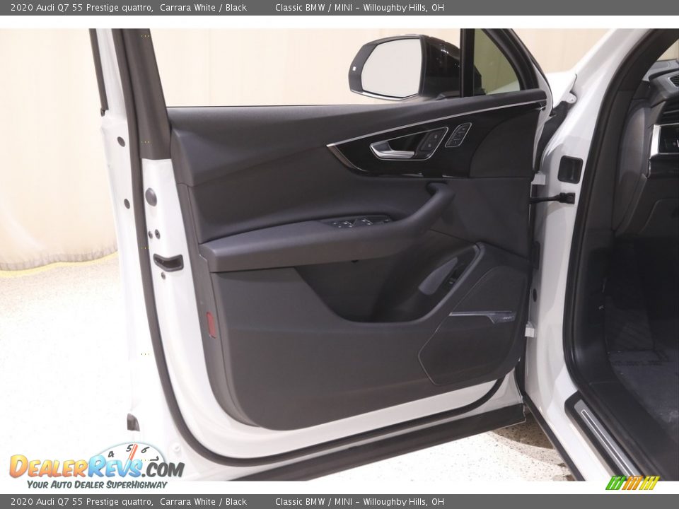 Door Panel of 2020 Audi Q7 55 Prestige quattro Photo #4