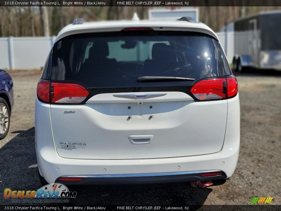 2018 Chrysler Pacifica Touring L Bright White / Black/Alloy Photo #5