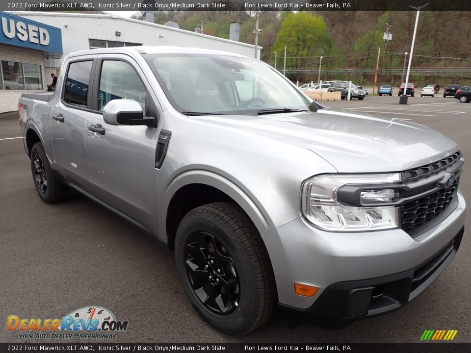 Front 3/4 View of 2022 Ford Maverick XLT AWD Photo #2