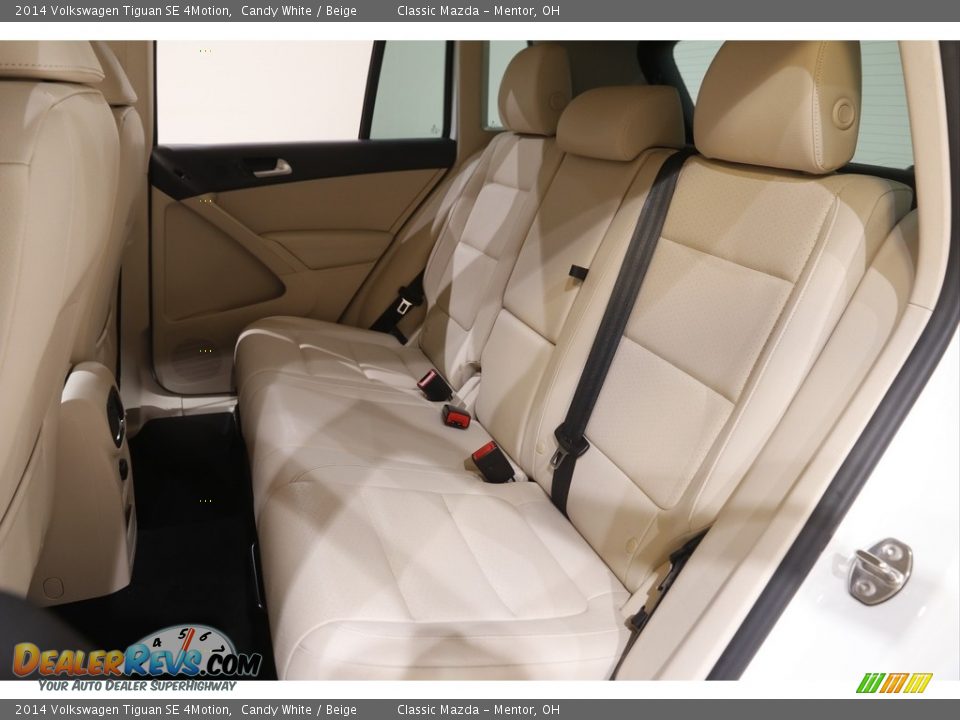 2014 Volkswagen Tiguan SE 4Motion Candy White / Beige Photo #17