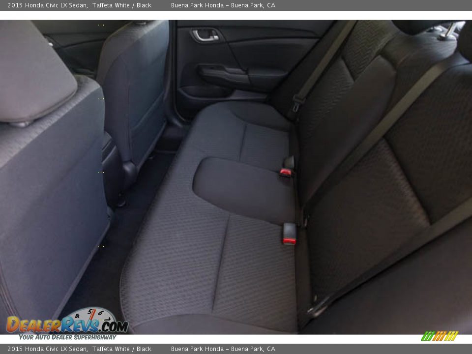 2015 Honda Civic LX Sedan Taffeta White / Black Photo #4