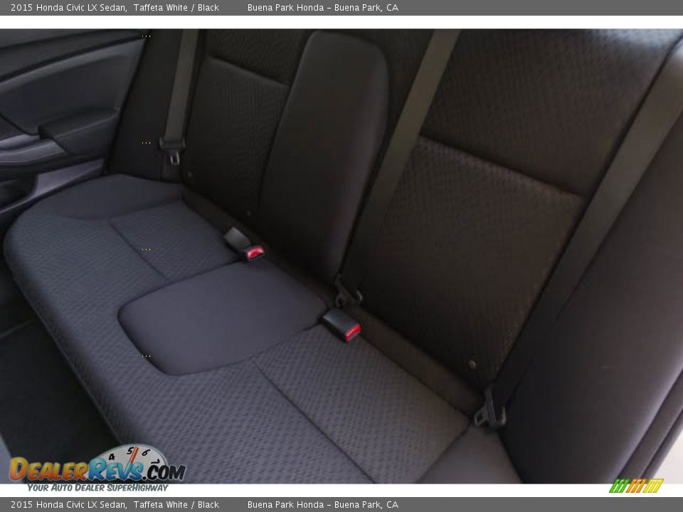 2015 Honda Civic LX Sedan Taffeta White / Black Photo #18