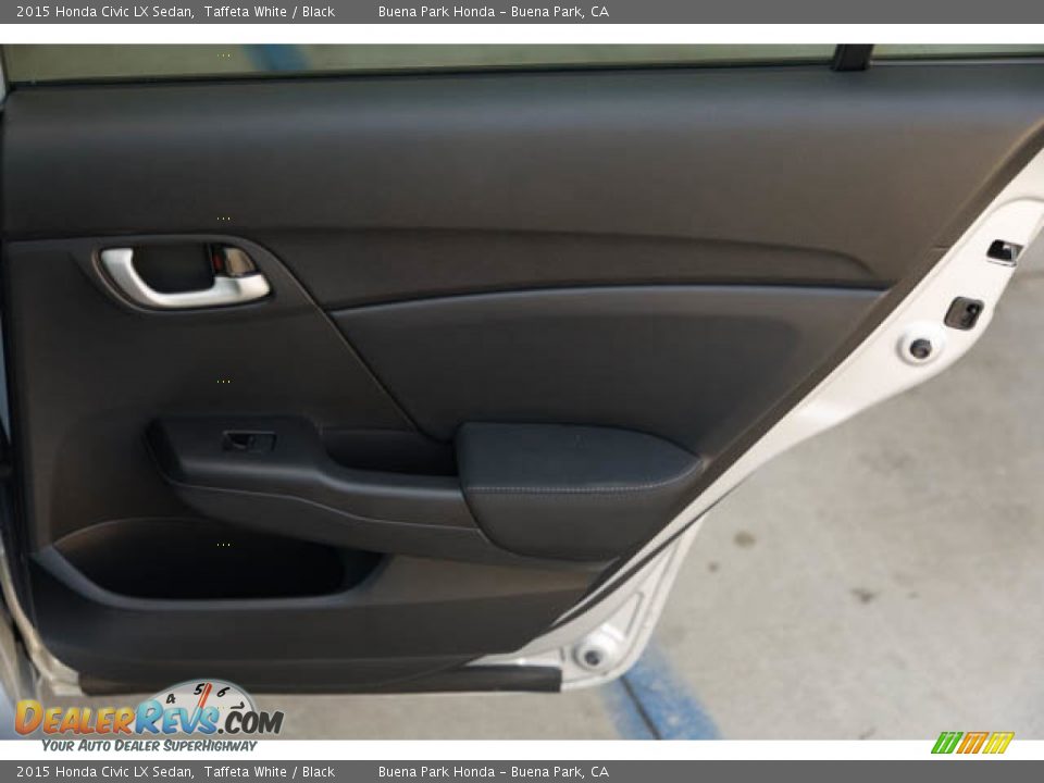 2015 Honda Civic LX Sedan Taffeta White / Black Photo #29