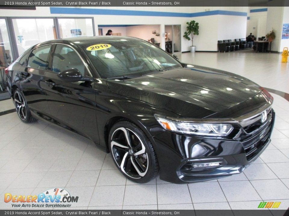 Front 3/4 View of 2019 Honda Accord Sport Sedan Photo #3