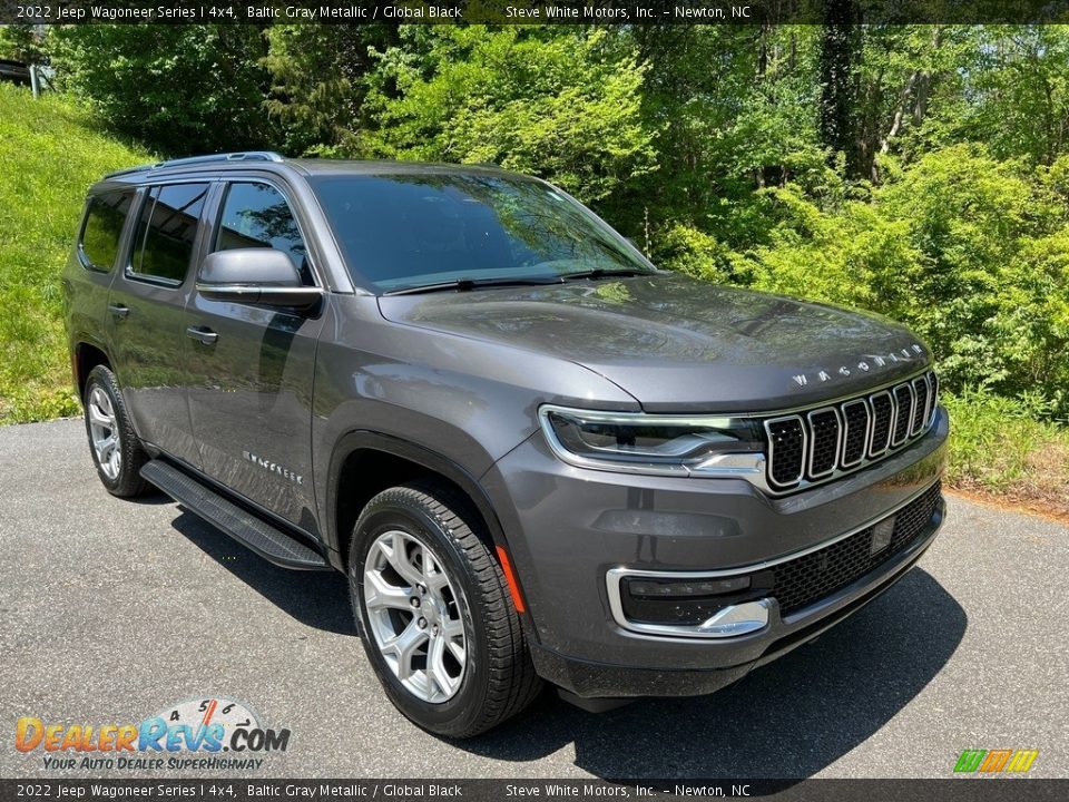 Front 3/4 View of 2022 Jeep Wagoneer Series I 4x4 Photo #4