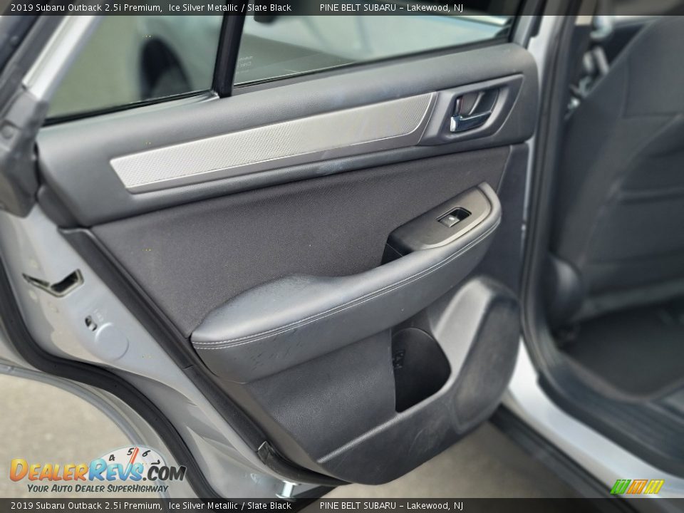 2019 Subaru Outback 2.5i Premium Ice Silver Metallic / Slate Black Photo #30