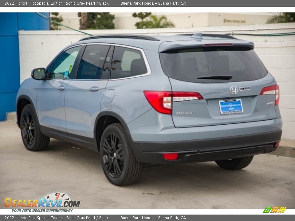 2022 Honda Pilot Special Edition Sonic Gray Pearl / Black Photo #2