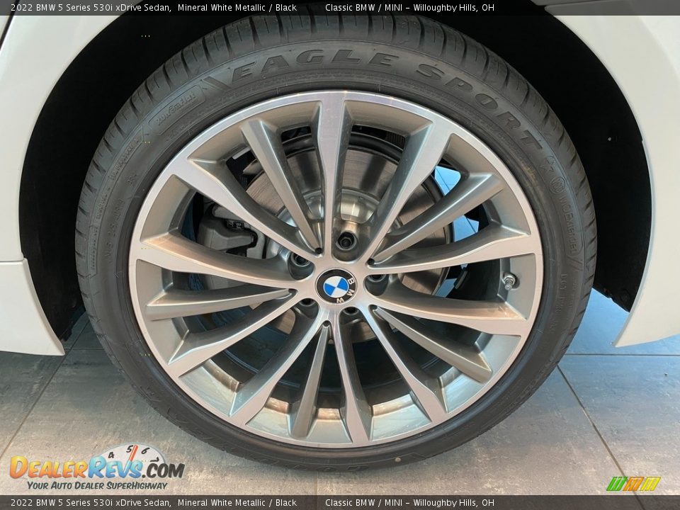 2022 BMW 5 Series 530i xDrive Sedan Wheel Photo #3