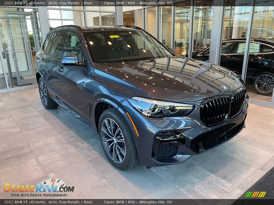 Front 3/4 View of 2022 BMW X5 xDrive40i Photo #1