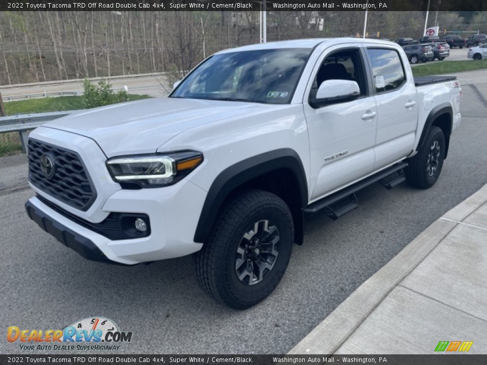 Front 3/4 View of 2022 Toyota Tacoma TRD Off Road Double Cab 4x4 Photo #7