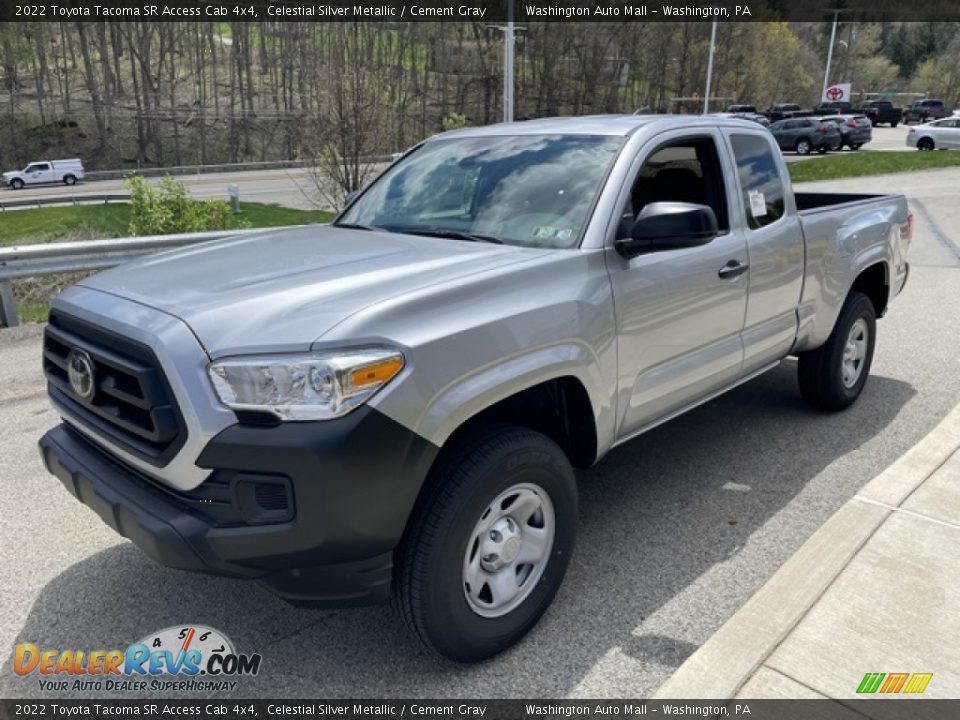 Front 3/4 View of 2022 Toyota Tacoma SR Access Cab 4x4 Photo #7