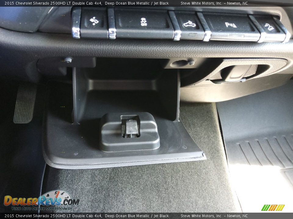 2015 Chevrolet Silverado 2500HD LT Double Cab 4x4 Deep Ocean Blue Metallic / Jet Black Photo #28