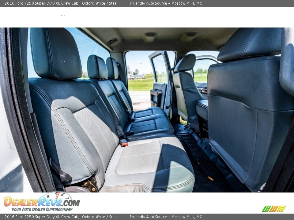 2016 Ford F250 Super Duty XL Crew Cab Oxford White / Steel Photo #23