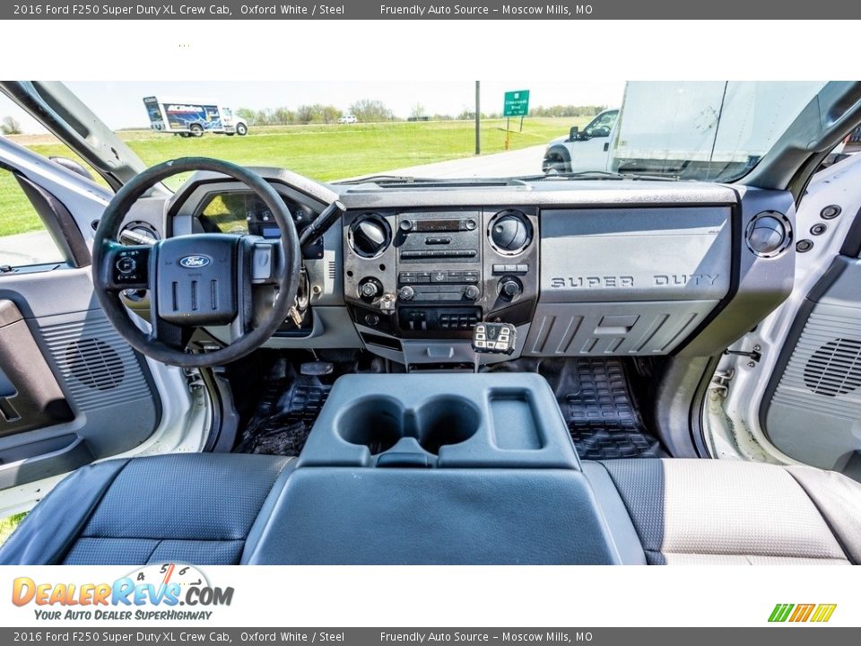 2016 Ford F250 Super Duty XL Crew Cab Oxford White / Steel Photo #27