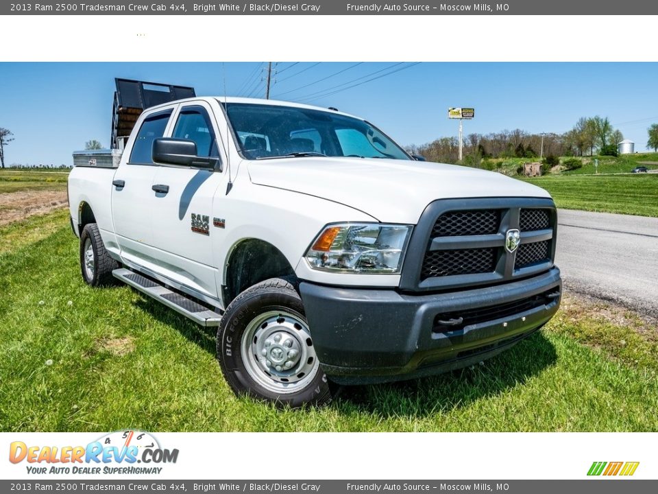 Front 3/4 View of 2013 Ram 2500 Tradesman Crew Cab 4x4 Photo #1