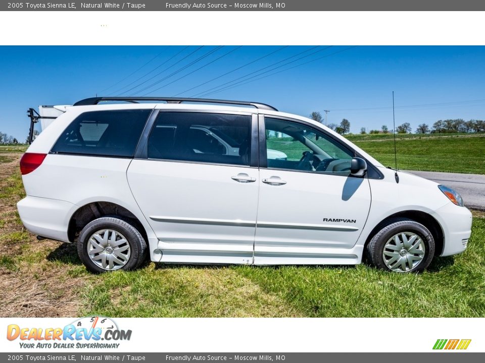 2005 Toyota Sienna LE Natural White / Taupe Photo #3