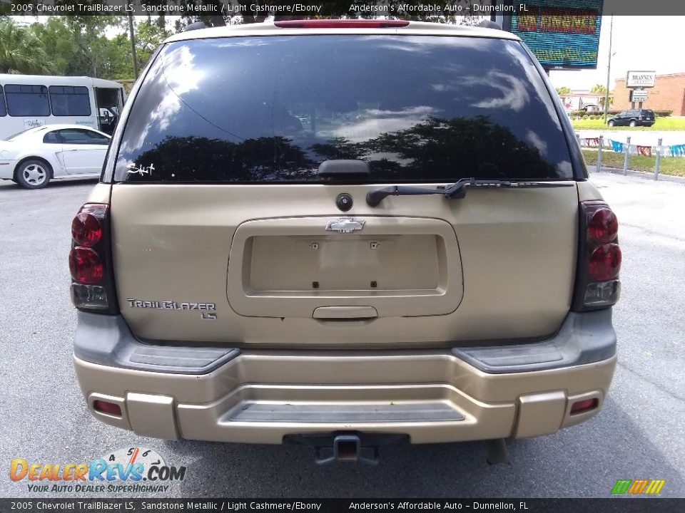 2005 Chevrolet TrailBlazer LS Sandstone Metallic / Light Cashmere/Ebony Photo #4