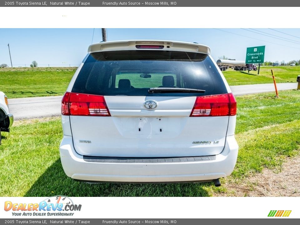 2005 Toyota Sienna LE Natural White / Taupe Photo #5