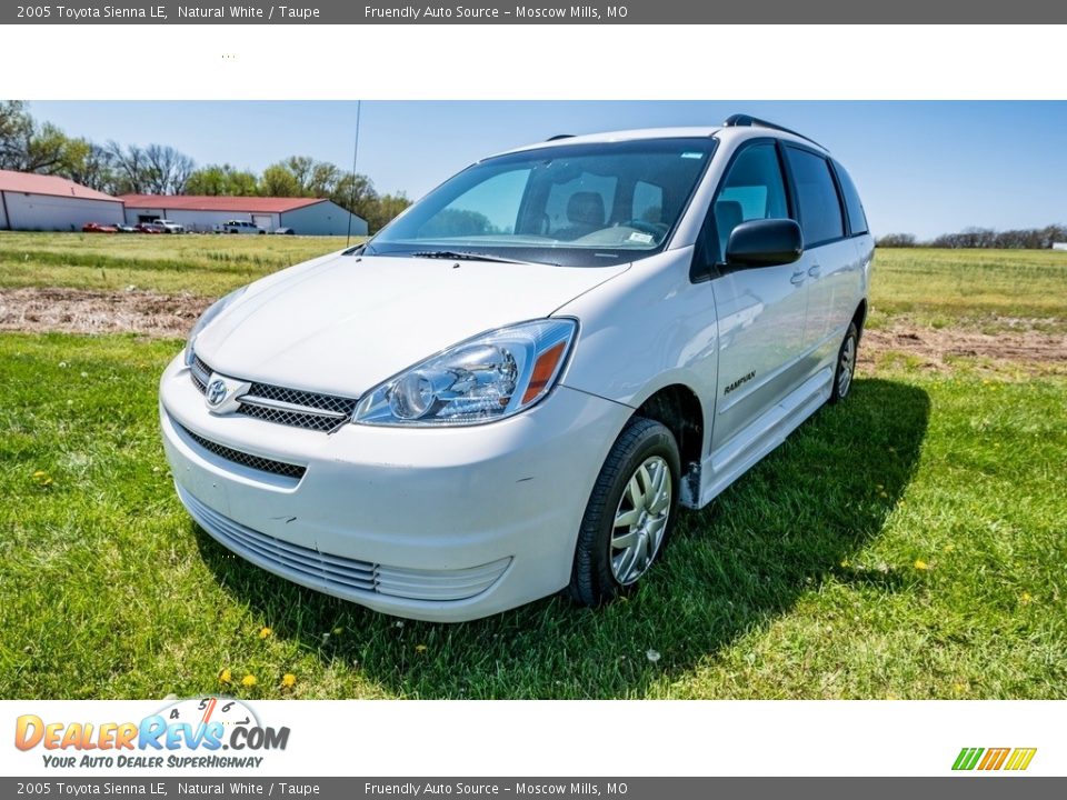 2005 Toyota Sienna LE Natural White / Taupe Photo #8