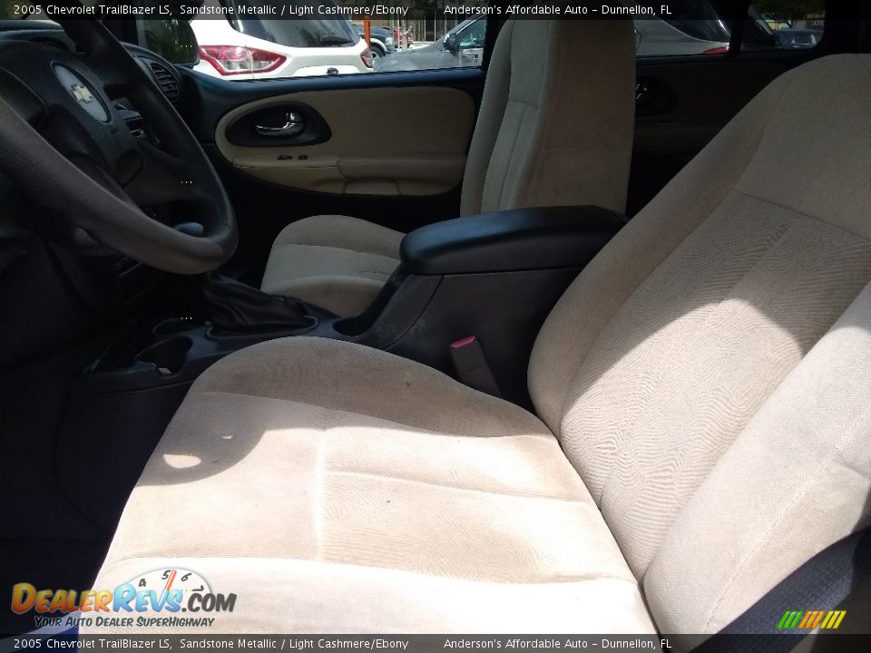 2005 Chevrolet TrailBlazer LS Sandstone Metallic / Light Cashmere/Ebony Photo #10