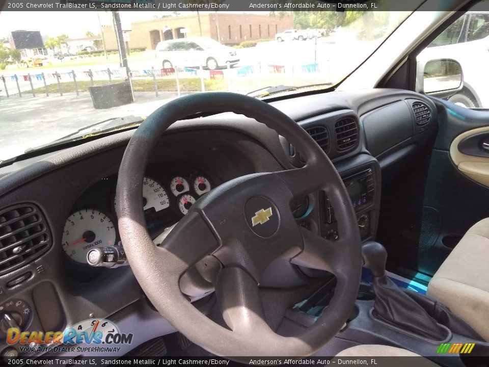 2005 Chevrolet TrailBlazer LS Sandstone Metallic / Light Cashmere/Ebony Photo #12