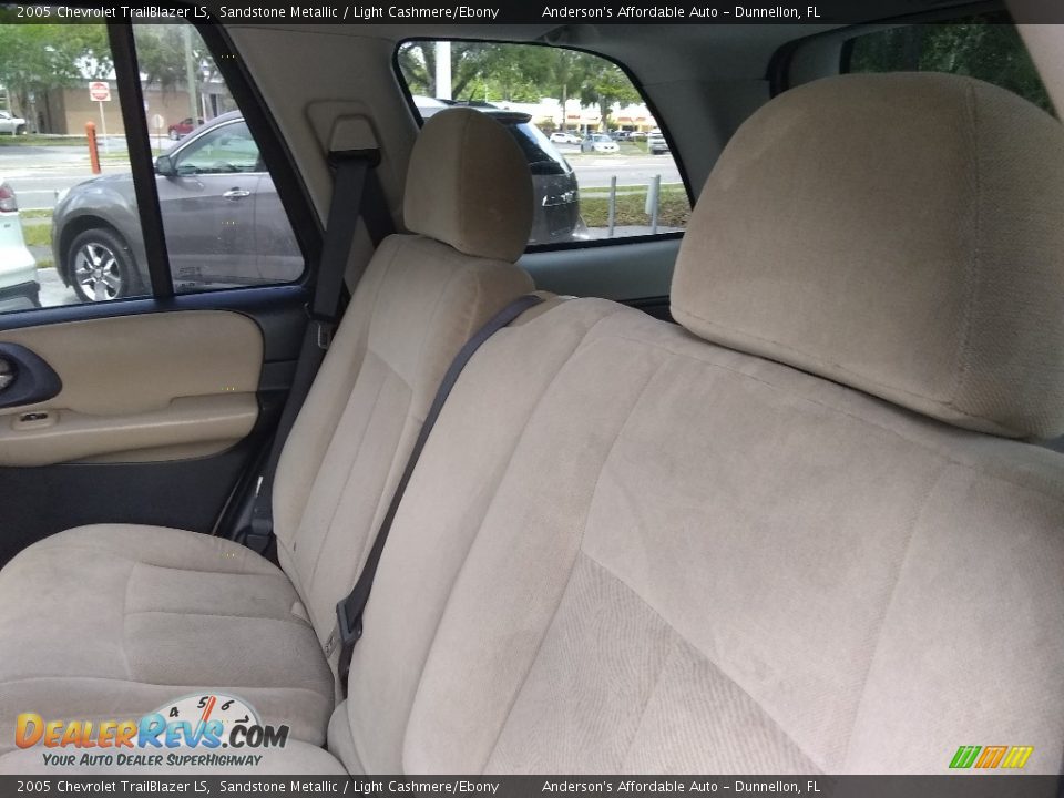 2005 Chevrolet TrailBlazer LS Sandstone Metallic / Light Cashmere/Ebony Photo #15