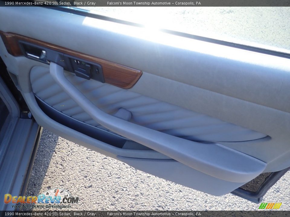 Door Panel of 1990 Mercedes-Benz 420 SEL Sedan Photo #12