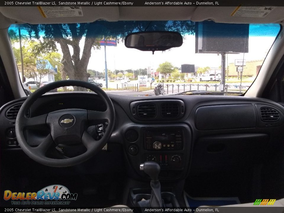 2005 Chevrolet TrailBlazer LS Sandstone Metallic / Light Cashmere/Ebony Photo #16