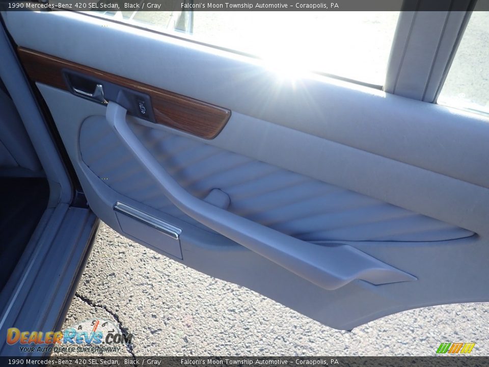 Door Panel of 1990 Mercedes-Benz 420 SEL Sedan Photo #14