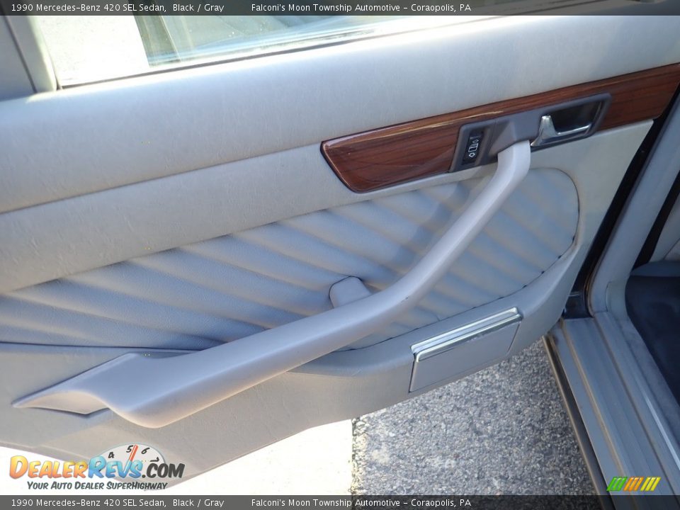 Door Panel of 1990 Mercedes-Benz 420 SEL Sedan Photo #18