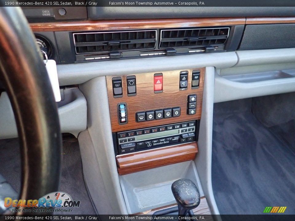 Controls of 1990 Mercedes-Benz 420 SEL Sedan Photo #23