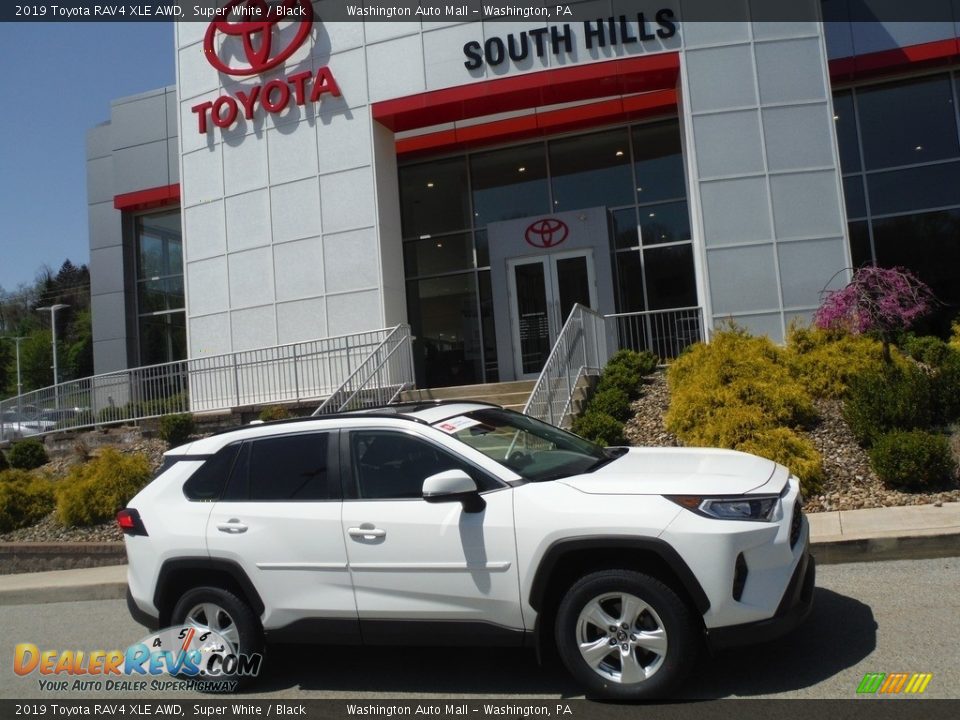 2019 Toyota RAV4 XLE AWD Super White / Black Photo #2