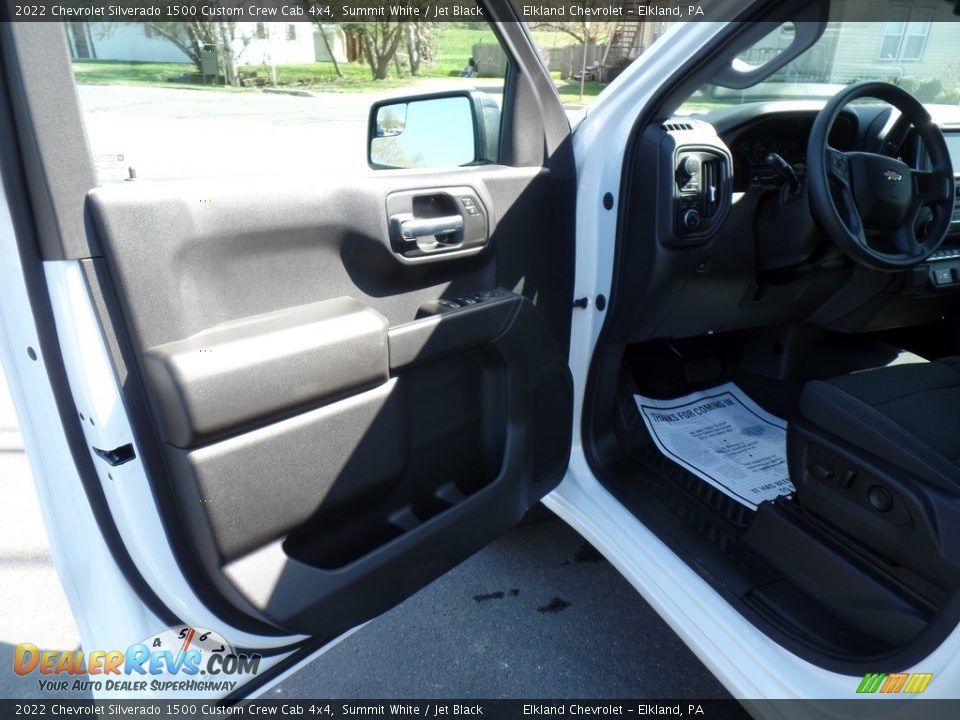 2022 Chevrolet Silverado 1500 Custom Crew Cab 4x4 Summit White / Jet Black Photo #17