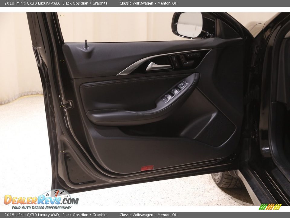 Door Panel of 2018 Infiniti QX30 Luxury AWD Photo #4