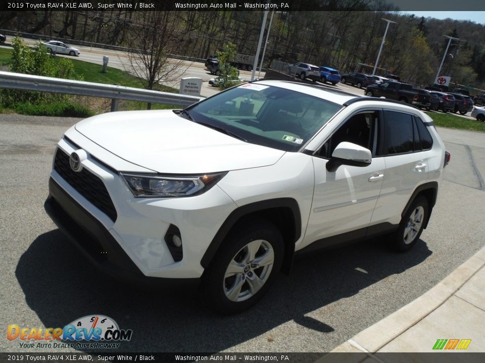 2019 Toyota RAV4 XLE AWD Super White / Black Photo #13