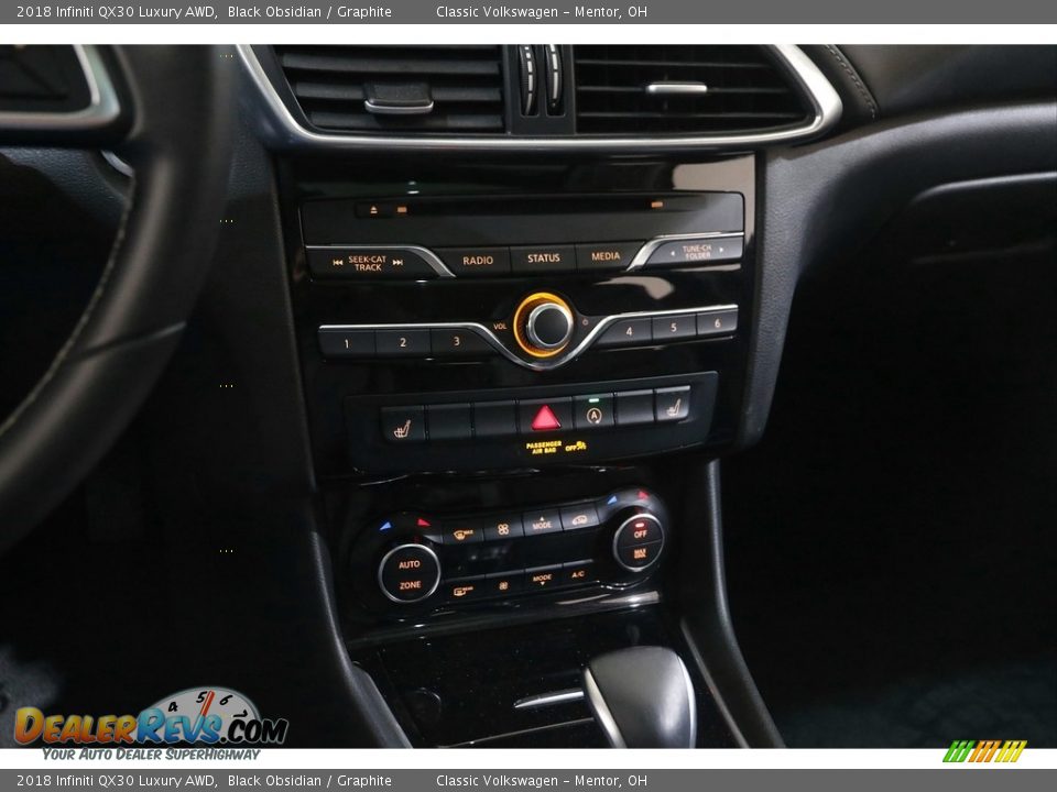 2018 Infiniti QX30 Luxury AWD Black Obsidian / Graphite Photo #13