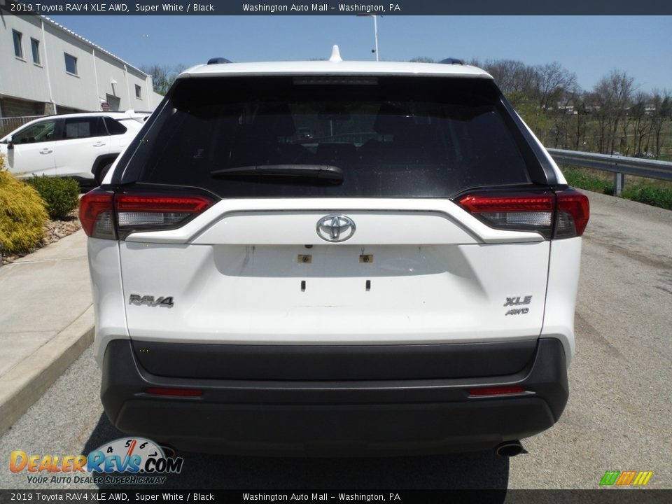 2019 Toyota RAV4 XLE AWD Super White / Black Photo #15