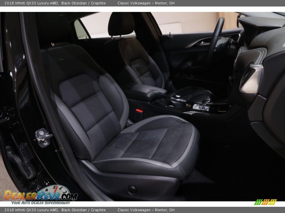 2018 Infiniti QX30 Luxury AWD Black Obsidian / Graphite Photo #16