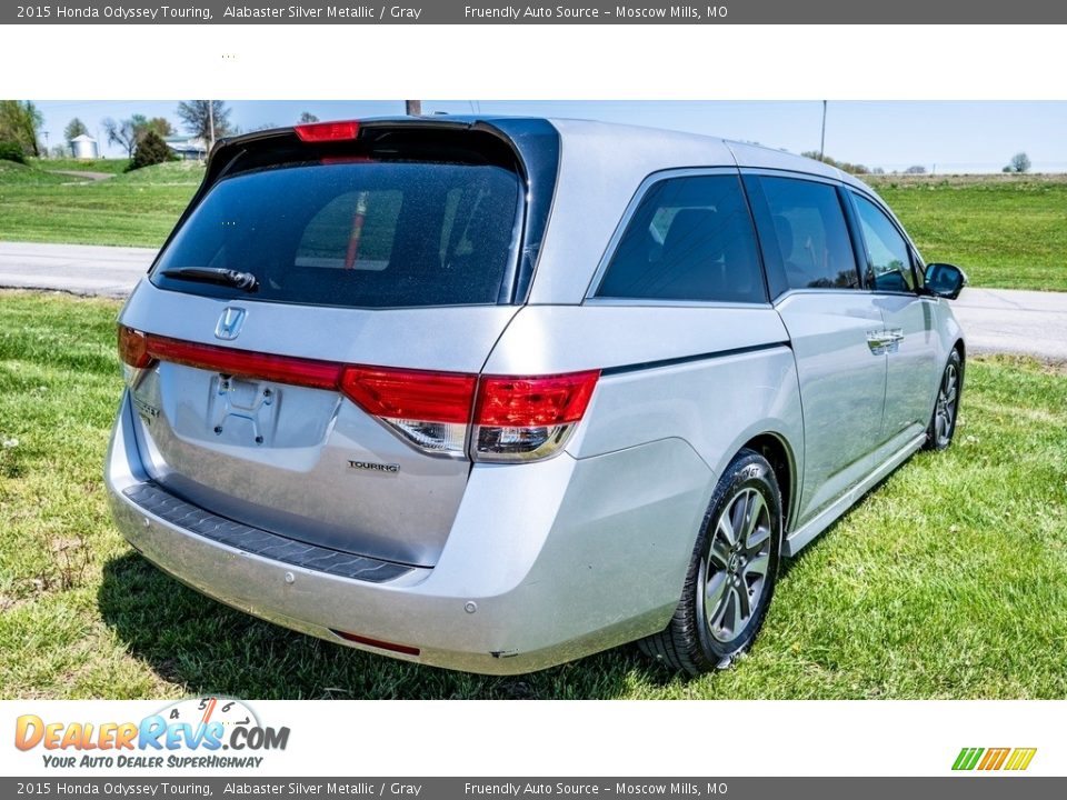 2015 Honda Odyssey Touring Alabaster Silver Metallic / Gray Photo #4
