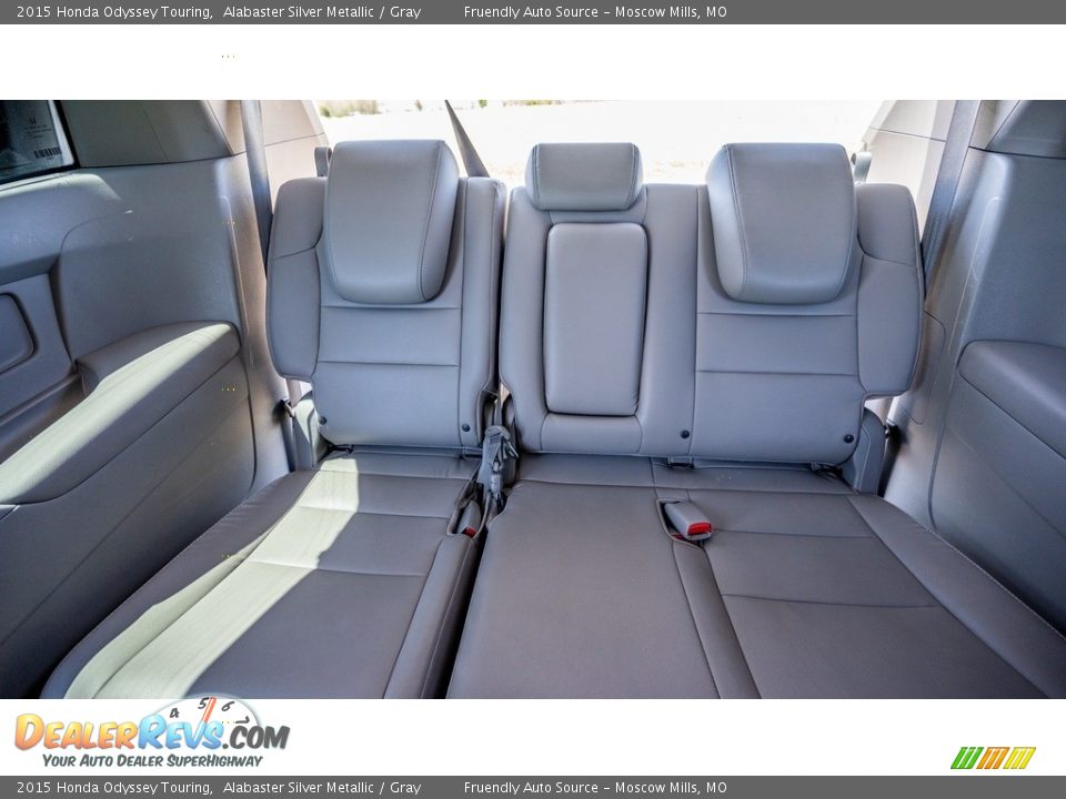 2015 Honda Odyssey Touring Alabaster Silver Metallic / Gray Photo #17