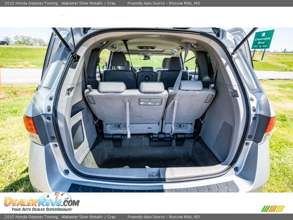 2015 Honda Odyssey Touring Alabaster Silver Metallic / Gray Photo #18